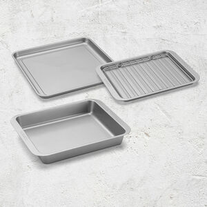 cuisinart non stick bakeware set for toaster oven 3 pc 11 2 x 8 6 baking dish 11 2 rdquo x 10 7 baking pan amp 11 2 x 8 6 broiler pan with rack heavy gauge steel construction amb tob3pkc image 1