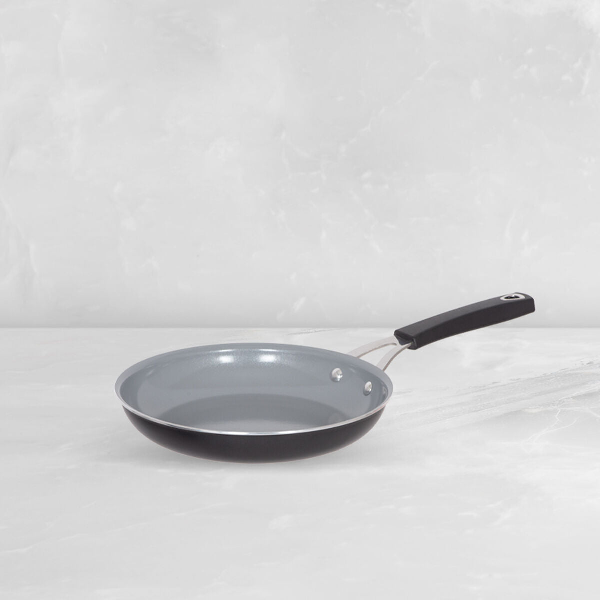 cuisinart skillet 8 chefs classic s s body quantanium non stick induction compatible 722 20nssc 1 image 1