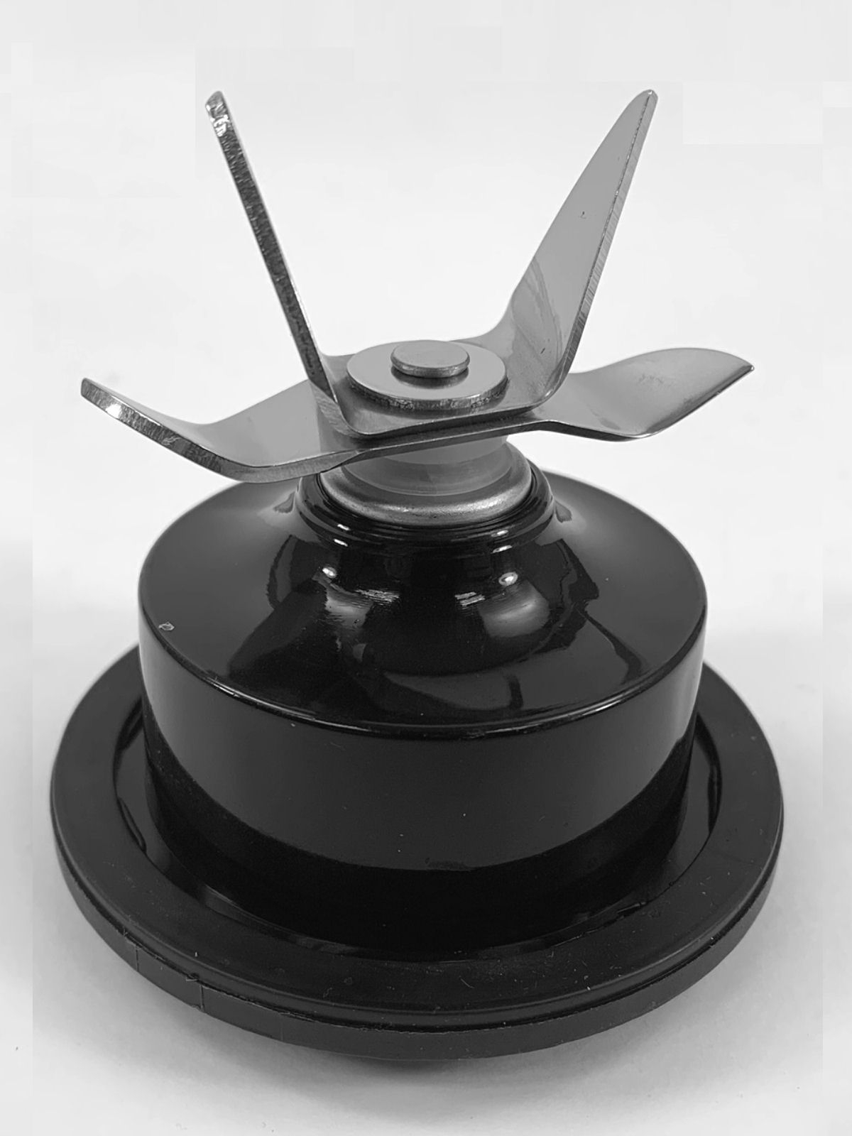 hamilton beach 990323200 repl cutter assembly for 58181 blender image 1