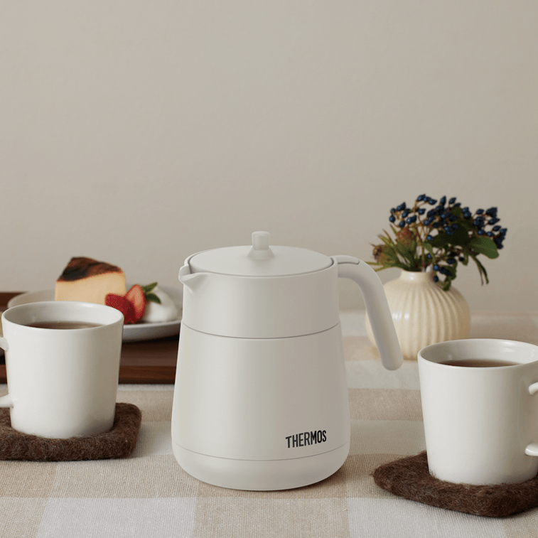 thermos thermal table jug w tea filter 700 ml light grey tte 700 lgy image 4