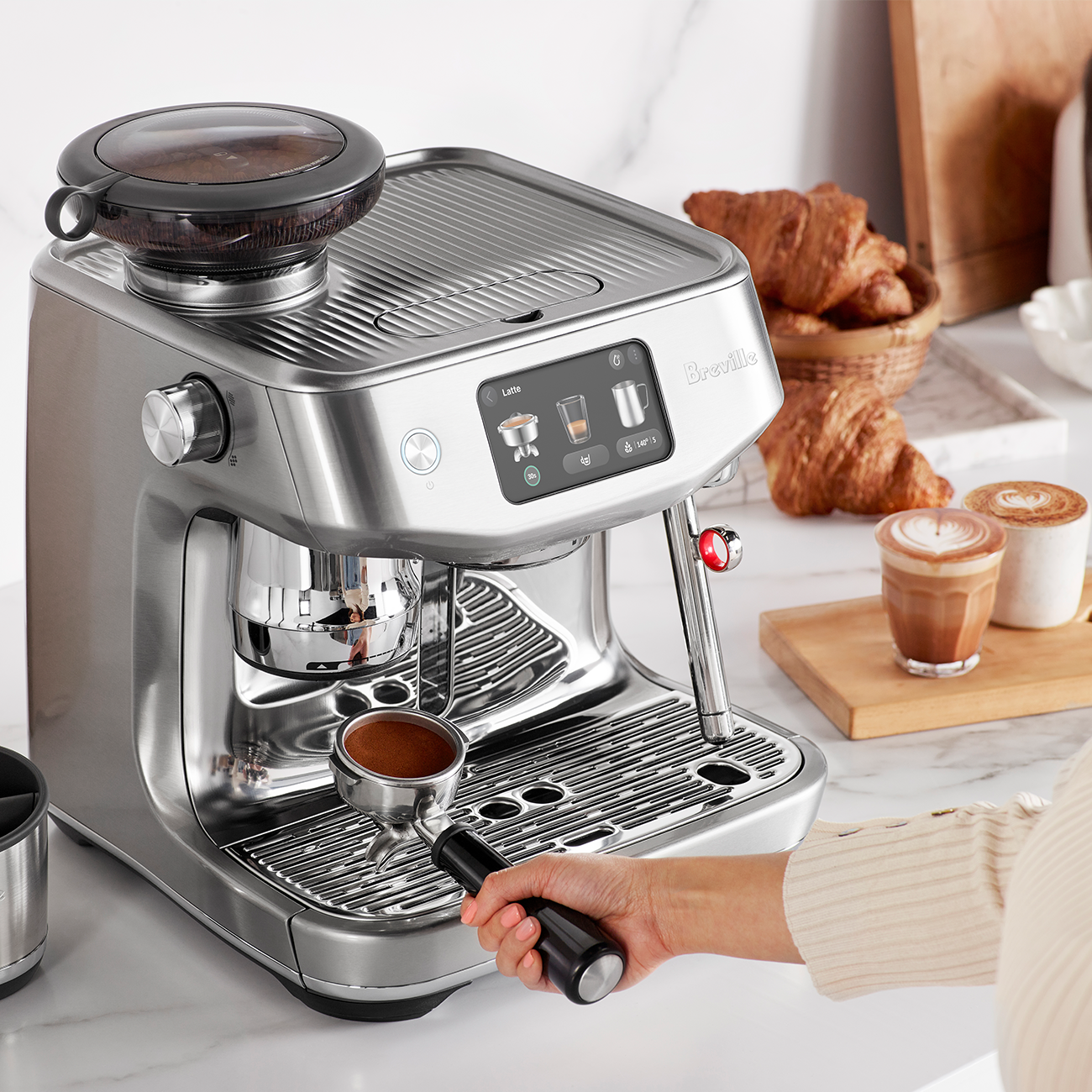 breville bes985bss the oracle® jet espresso maker touch screen thermojet® auto milq™ brushed stainless steel image 4