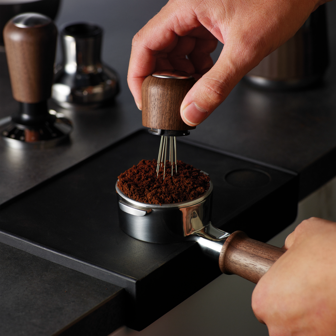 breville the distribution duo™ bea203wl 54mm walnut image 4