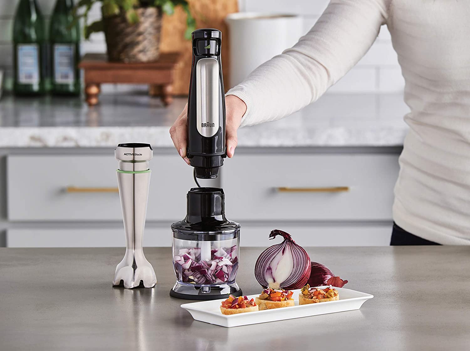 braun multiquick immersion hand blender with 2 cup food processor whisk amp beaker 500w black mq7035 image 4